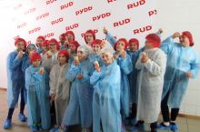 Ученики столичной гимназии "Диалог" побывали на заводе мороженого "Рудь" в г. Житомир.