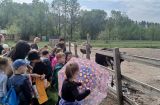 Екскурсія в "Долину страусів".  Учні школи № 318