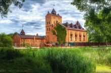 «Радомисл» - замок у Житомирській області